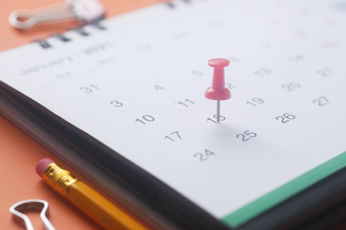 Kalender Met Punaise Op Een Datum
